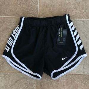 WOMENS NIKE DRY-FIT RUNNING SHORTS
